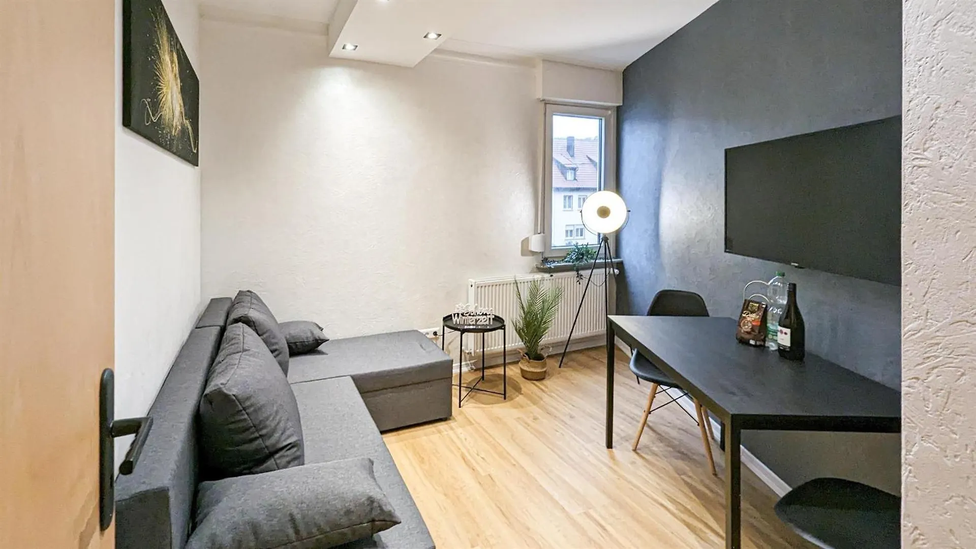 Alfa 4 Zimmer Apartment 8 Personen Tv Wifi Wm I 4Br 7Beds I 8 People I Kitchen L Bathroom Stuttgart 0*,