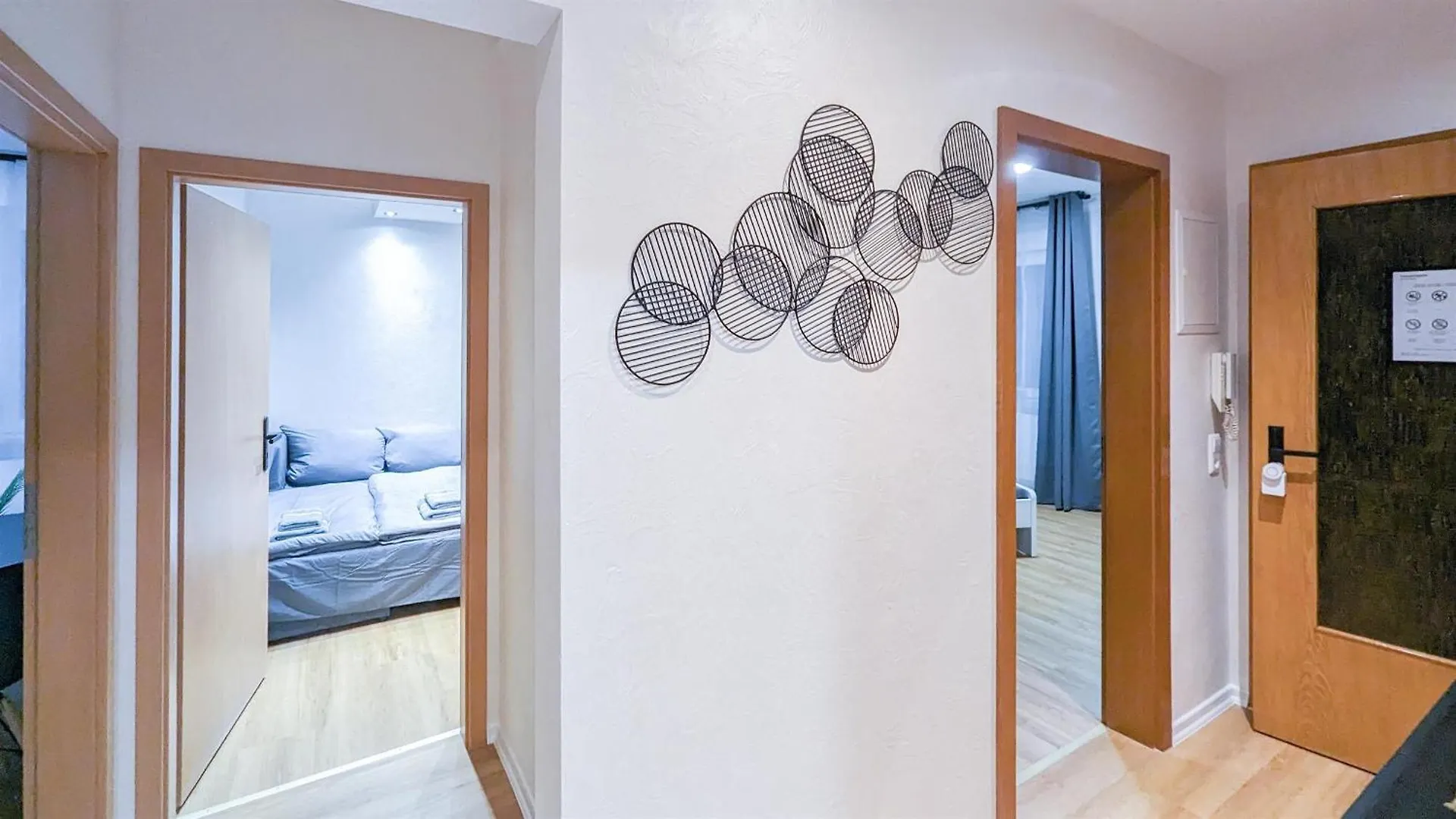 Alfa 4 Zimmer Apartment 8 Personen Tv Wifi Wm I 4Br 7Beds I 8 People I Kitchen L Bathroom Stuttgart