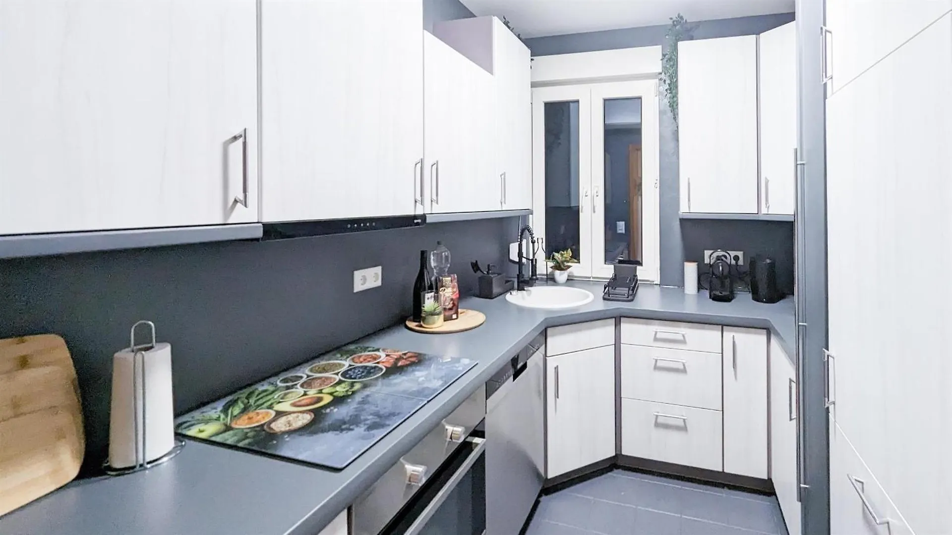 Alfa 4 Zimmer Apartment 8 Personen Tv Wifi Wm I 4Br 7Beds I 8 People I Kitchen L Bathroom Stuttgart 0*,  Germany