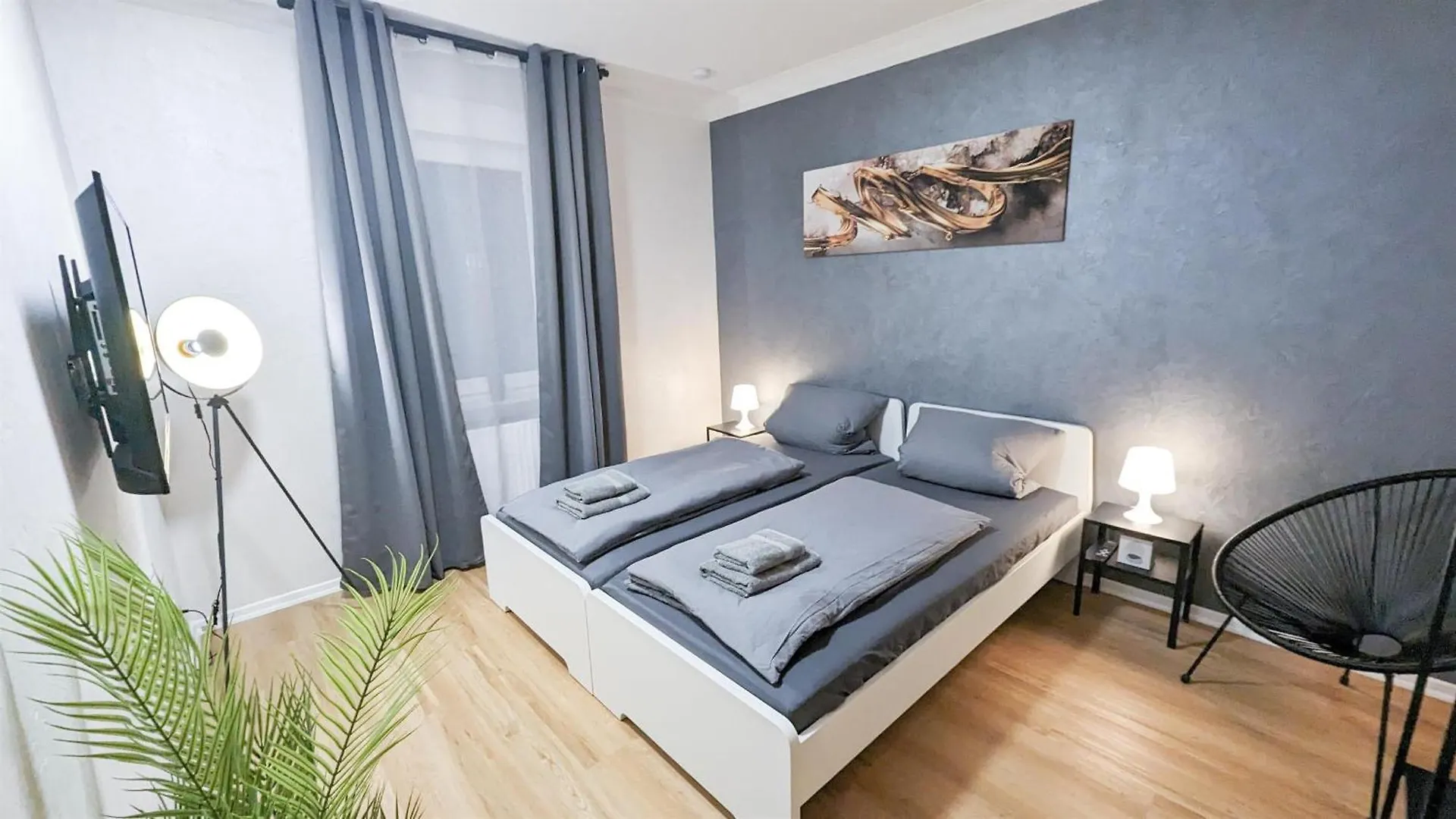 Alfa 4 Zimmer Apartment 8 Personen Tv Wifi Wm I 4Br 7Beds I 8 People I Kitchen L Bathroom Stuttgart