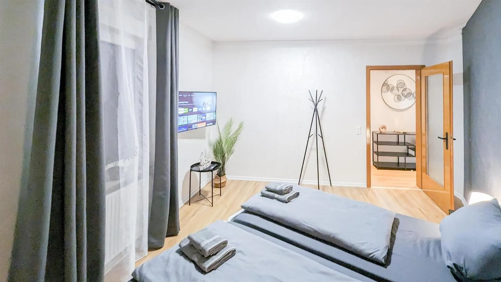Alfa 4 Zimmer Apartment 8 Personen Tv Wifi Wm I 4Br 7Beds I 8 People I Kitchen L Bathroom Stuttgart 0*,