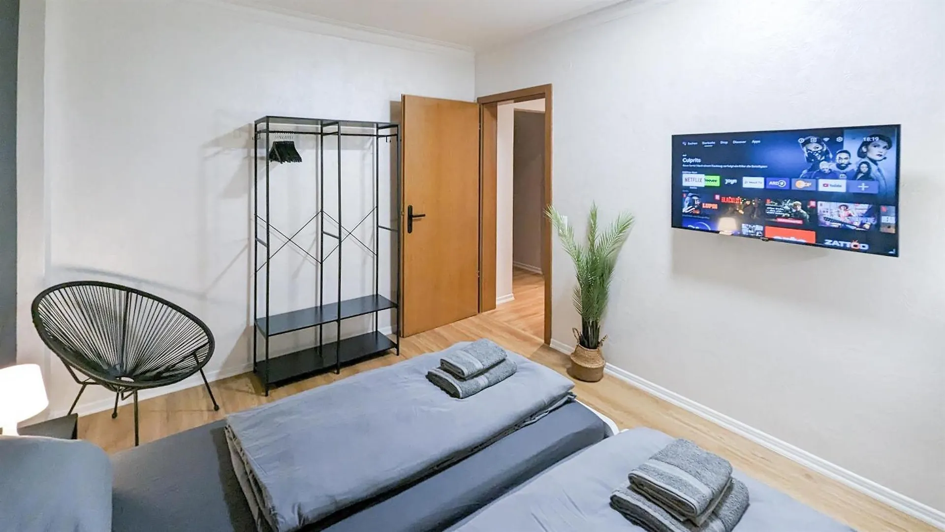 Alfa 4 Zimmer Apartment 8 Personen Tv Wifi Wm I 4Br 7Beds I 8 People I Kitchen L Bathroom Stuttgart